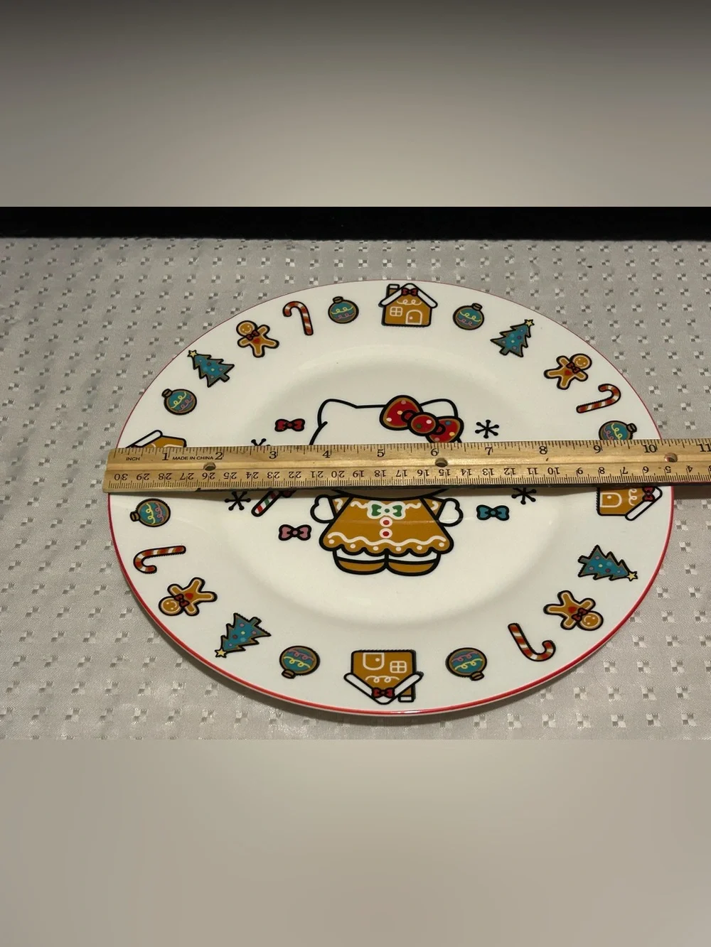 Hello Kitty Gingerbread Dinner / Platter  10.5” Sanrio Ceramic